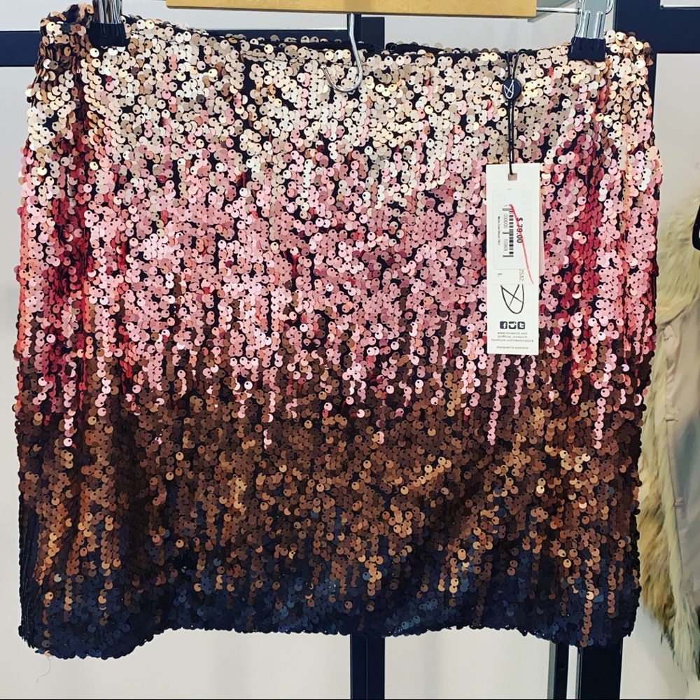 New with tags MinkPink sequin skirt